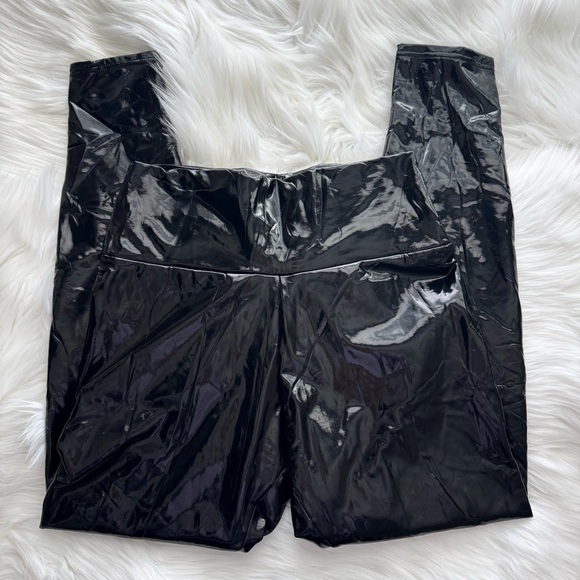 Faux Patent Leather Shiny Black Leggings - Picture 2 of 4